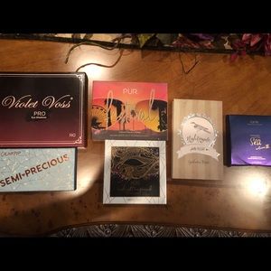 Brand new eye shadow pallets 💗